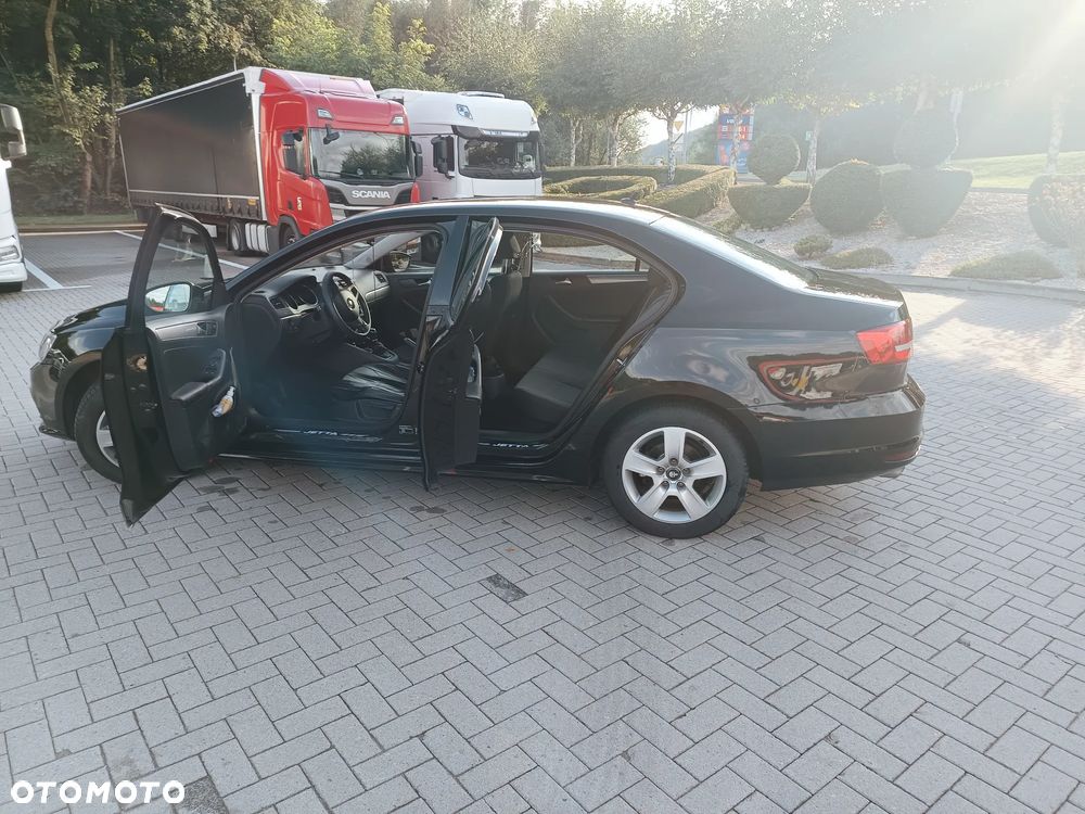 Volkswagen Jetta 2.0 TDI DPF BMT Trendline - 8