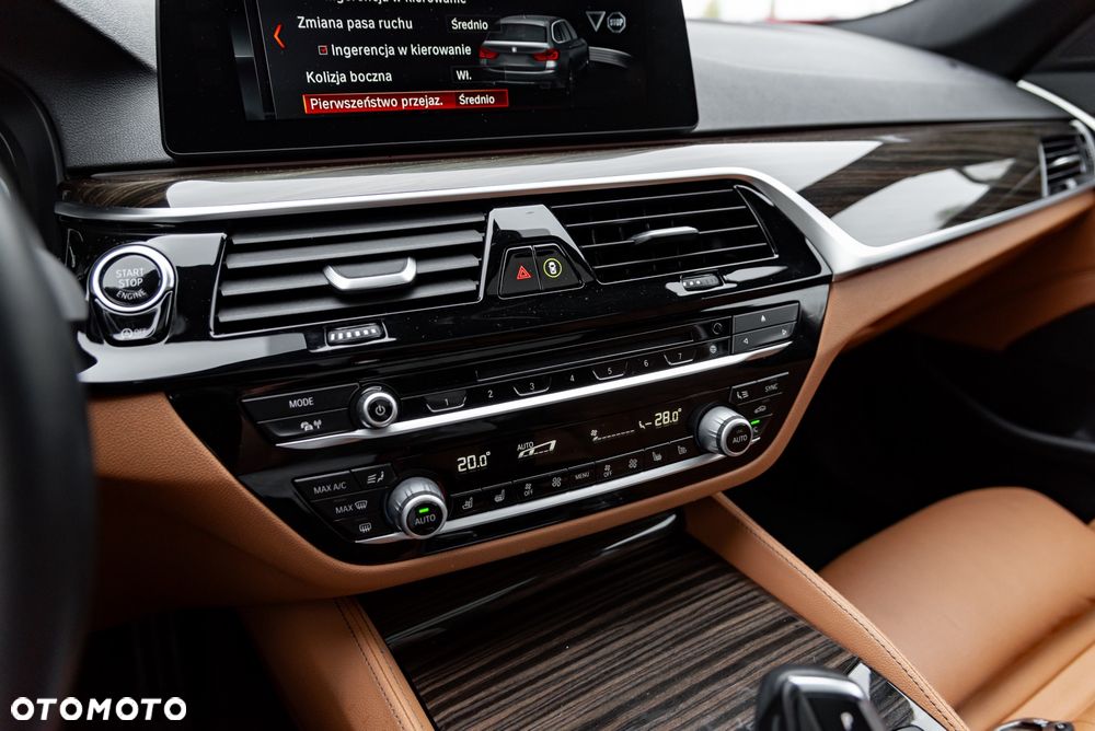 BMW Seria 5 530i xDrive GPF M Sport sport - 38