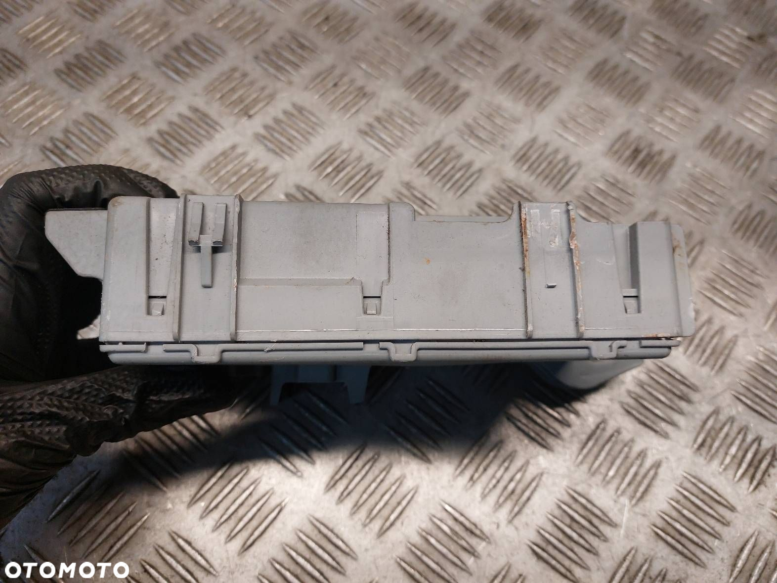 SKRZYNKA BEZPIECZNIKÓW PRZEKAŹNIKÓW FIAT PUNTO 2012 1.2 8V 00505311270 - 4