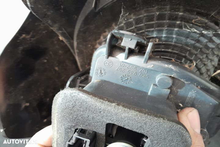 Lampa / Tripla stop stanga pe aripa 5K0945257 5K0945257 Volkswagen VW - 4