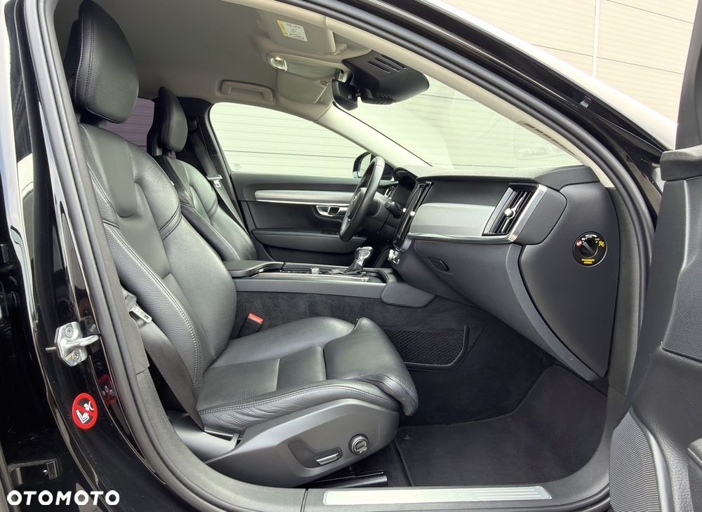 Volvo S90 T4 Geartronic Momentum Pro - 35