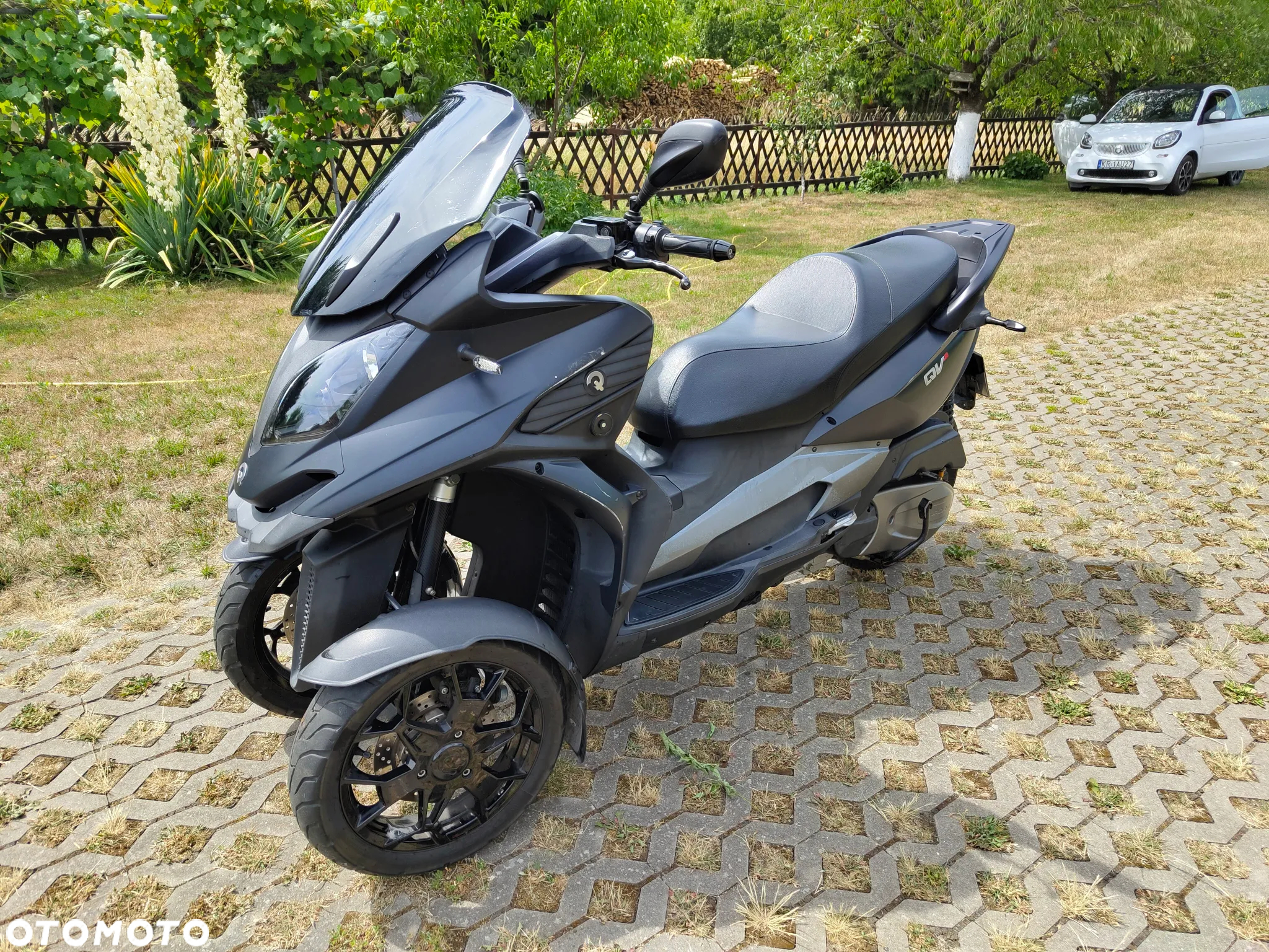 Piaggio MP-3 - 9