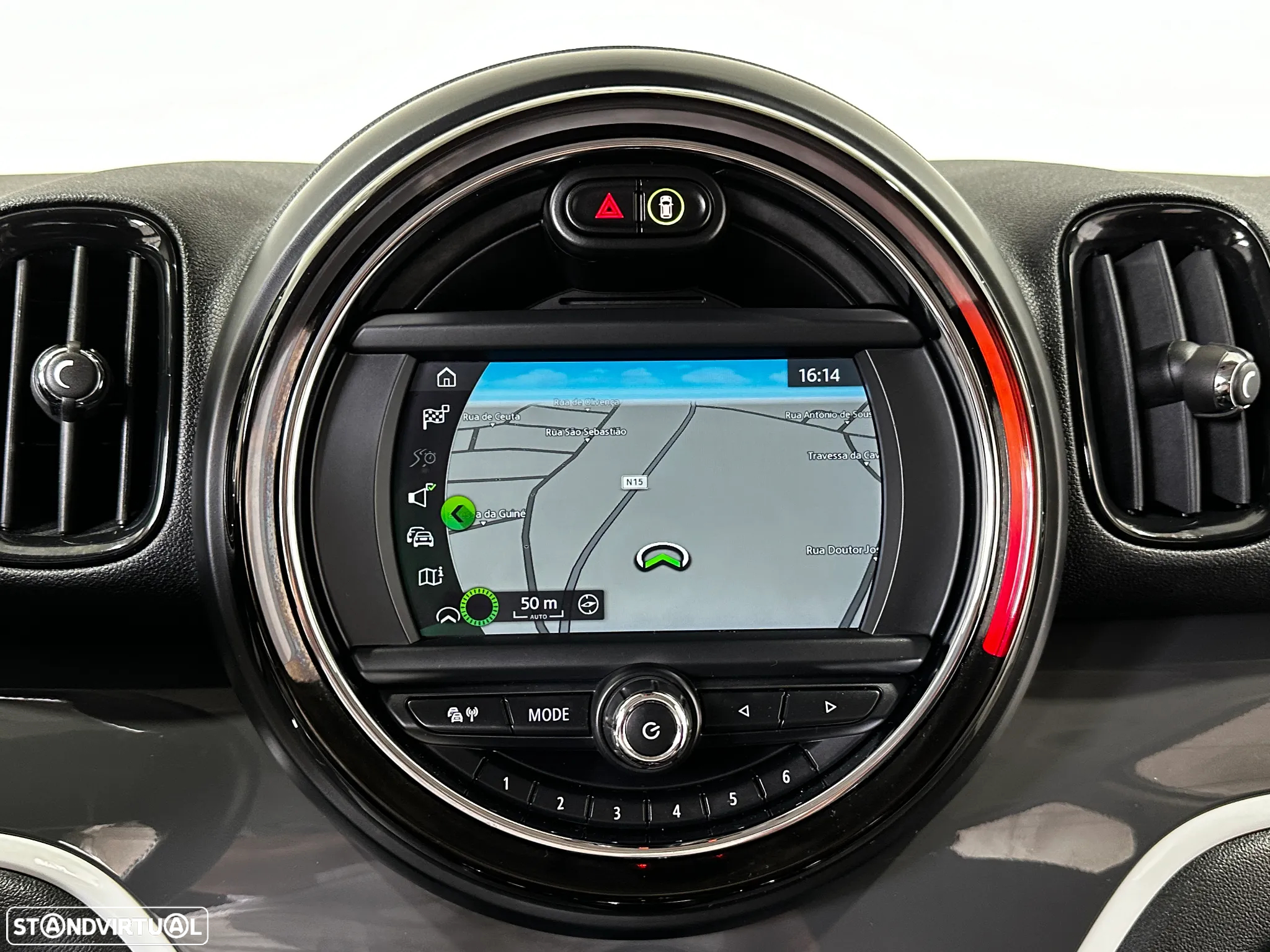 MINI Countryman Cooper SE ALL4 Auto - 28