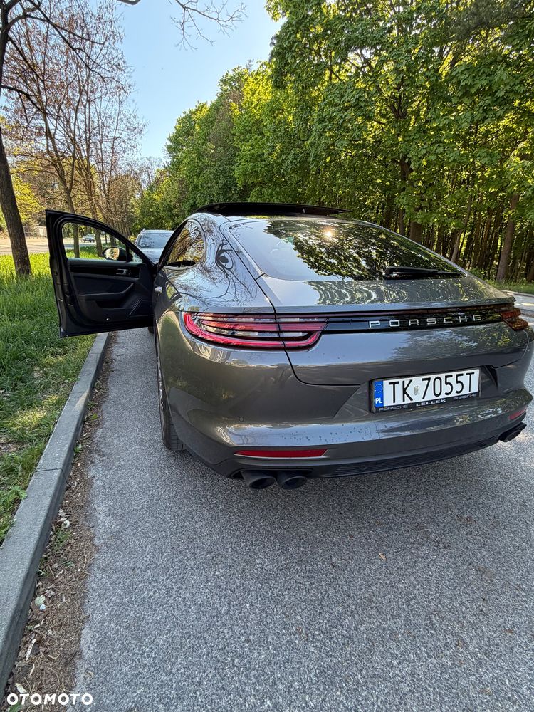 Porsche Panamera 4 - 10