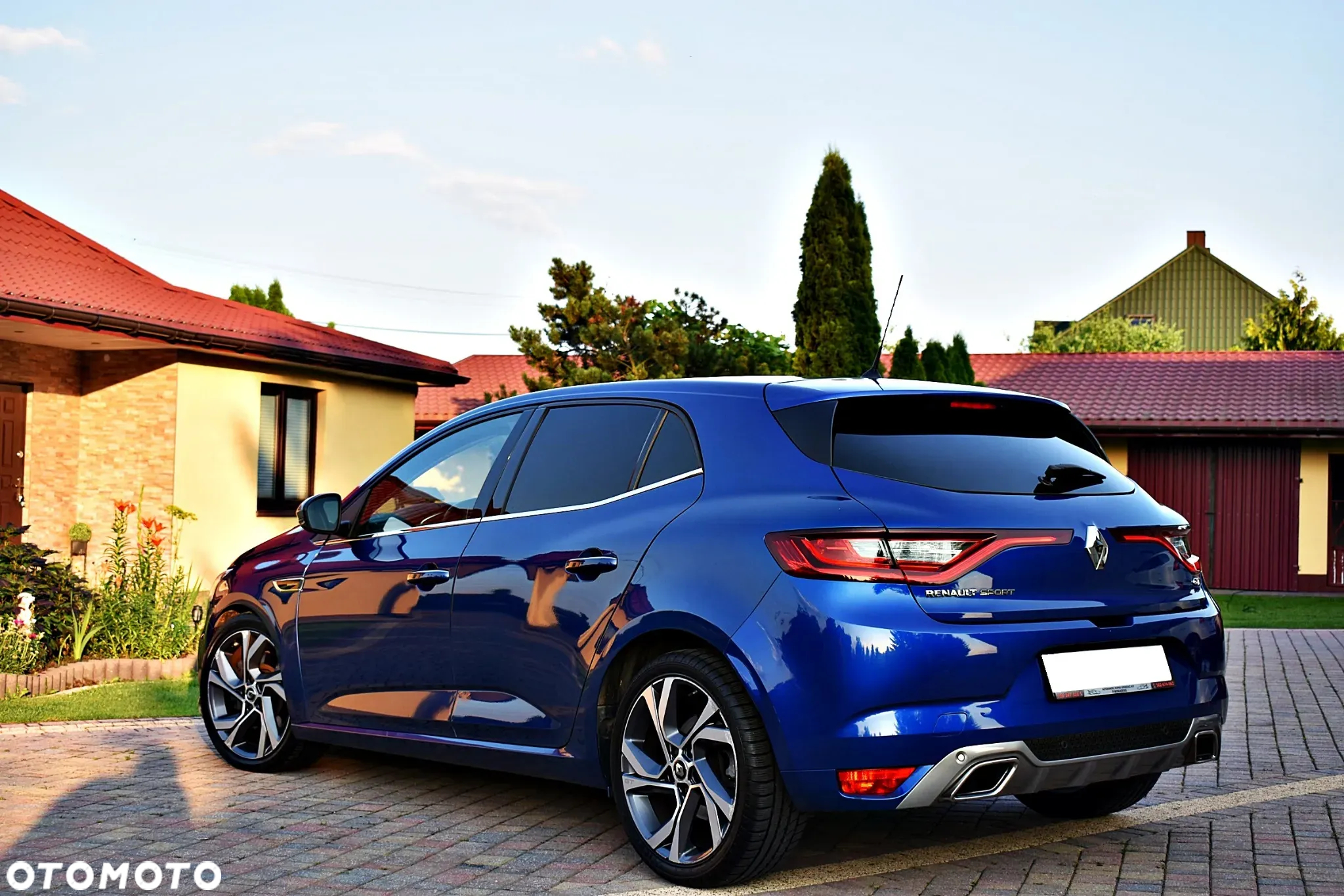 Renault Megane ENERGY TCe 205 EDC GT - 4