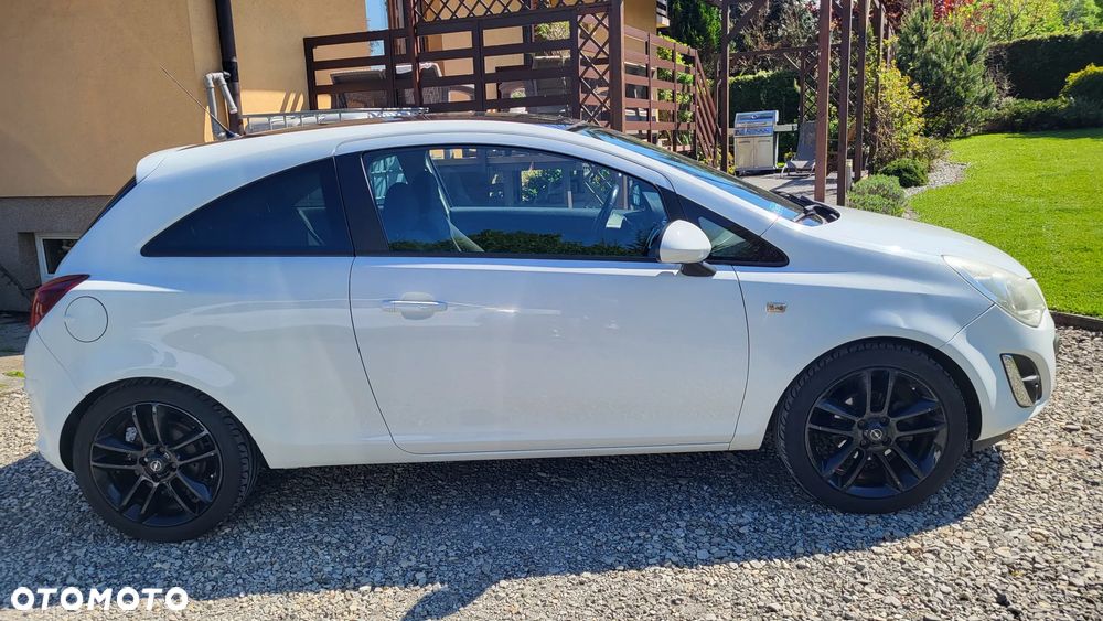 Opel Corsa 1.4 16V Color Edition - 4
