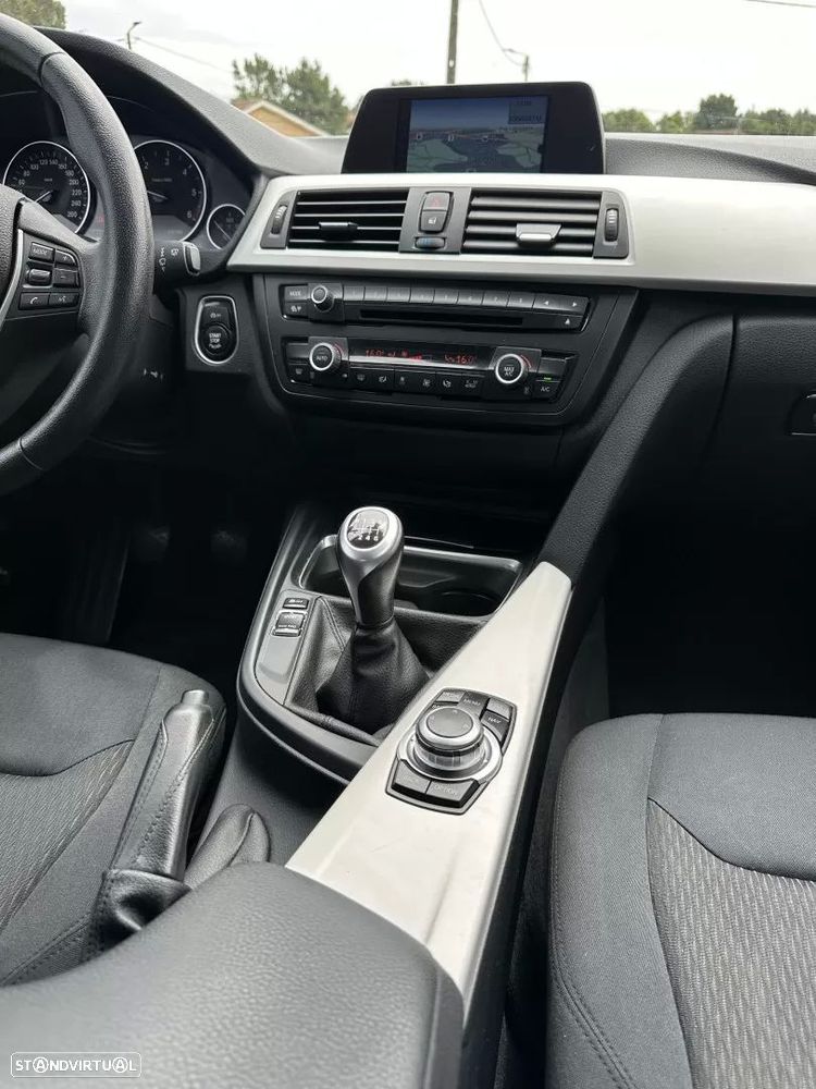 BMW 320 d EfficientDynamics Line Sport - 56