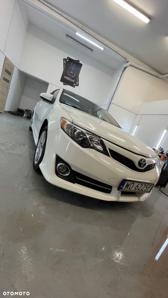 Toyota Camry - 1