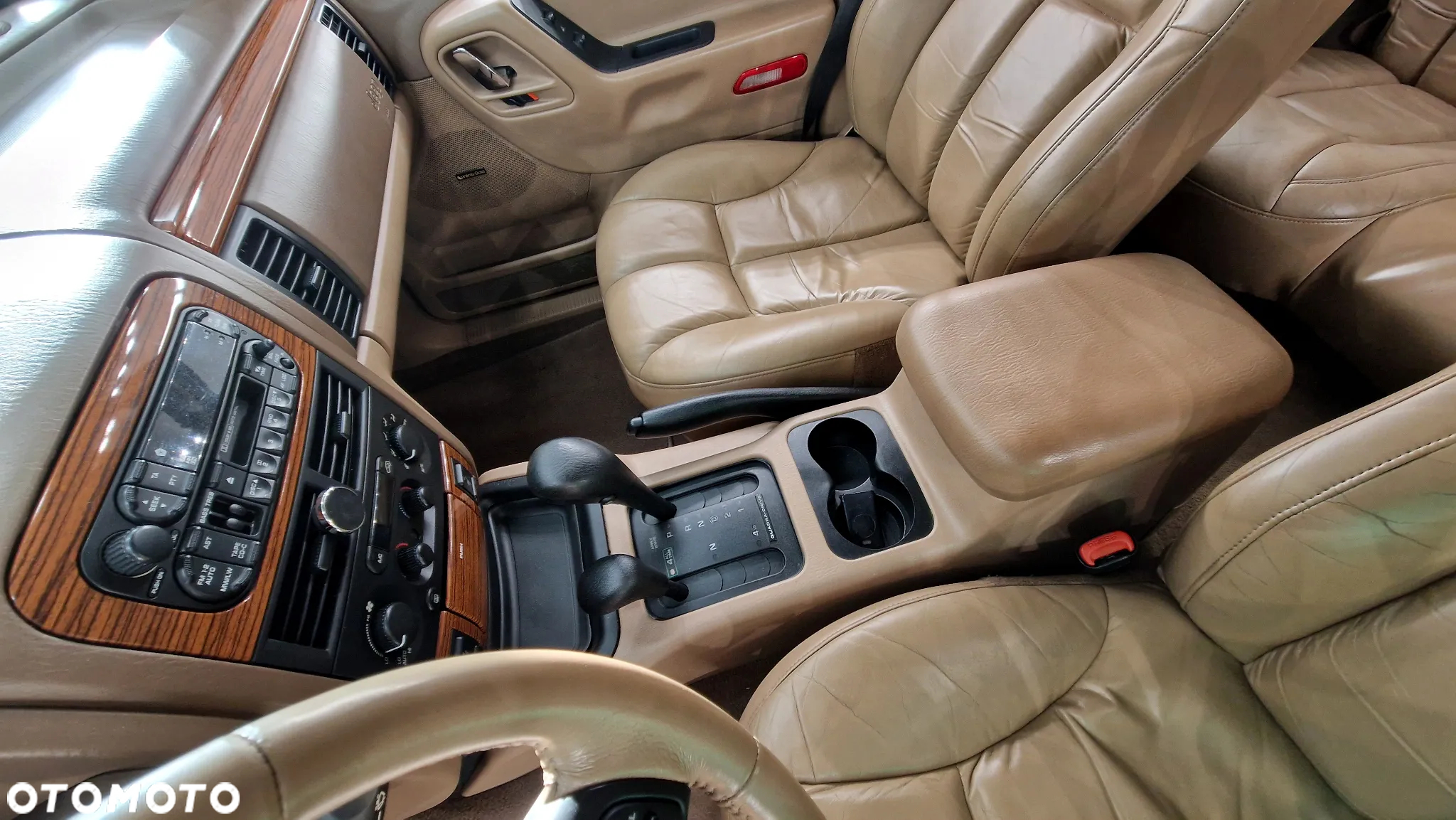 Jeep Grand Cherokee 4.7 Limited - 26