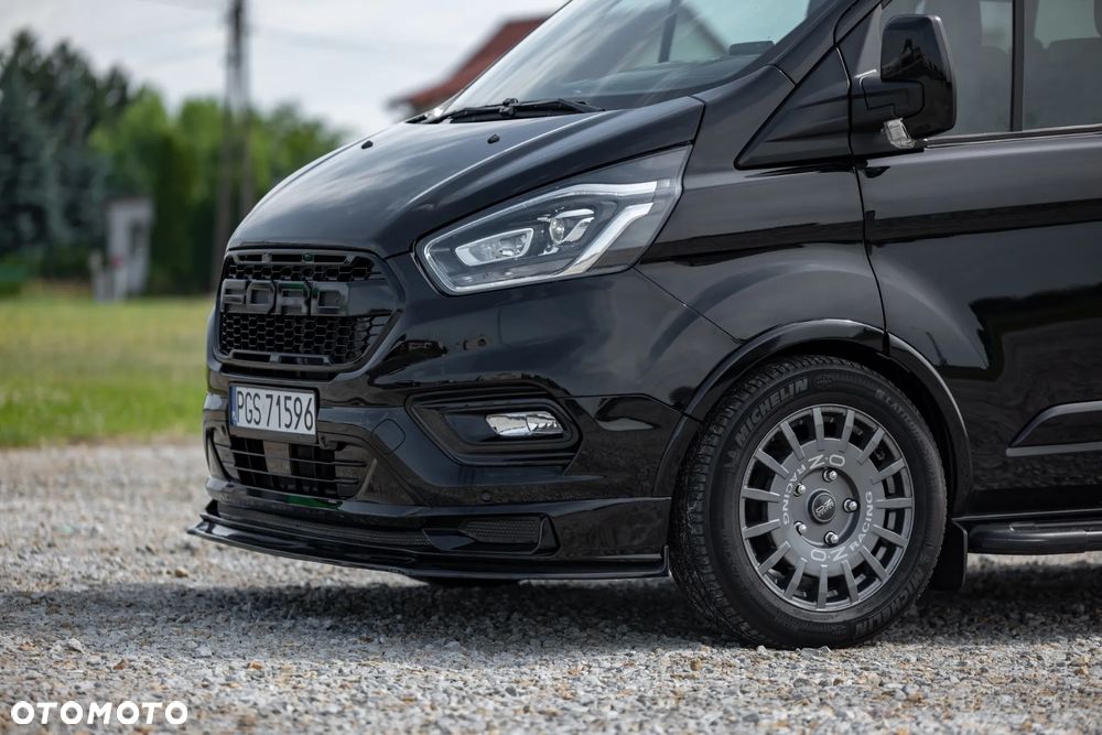 Ford Tourneo Custom - 1