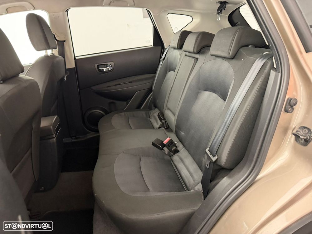 Nissan Qashqai - 12