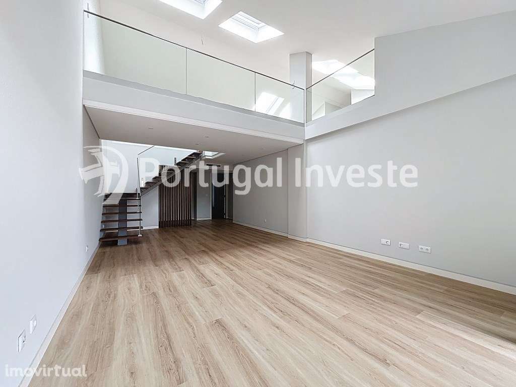 Estupendo Duplex T4 no centro de Carcavelos - Grande imagem: 5/33