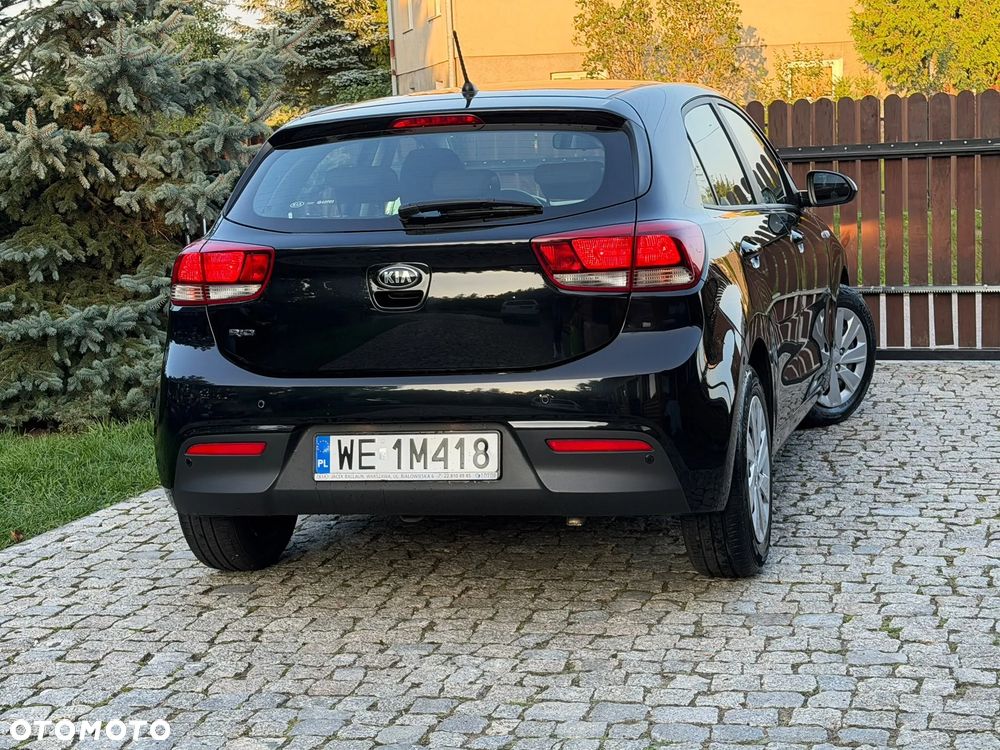 Kia Rio 1.4 M - 10
