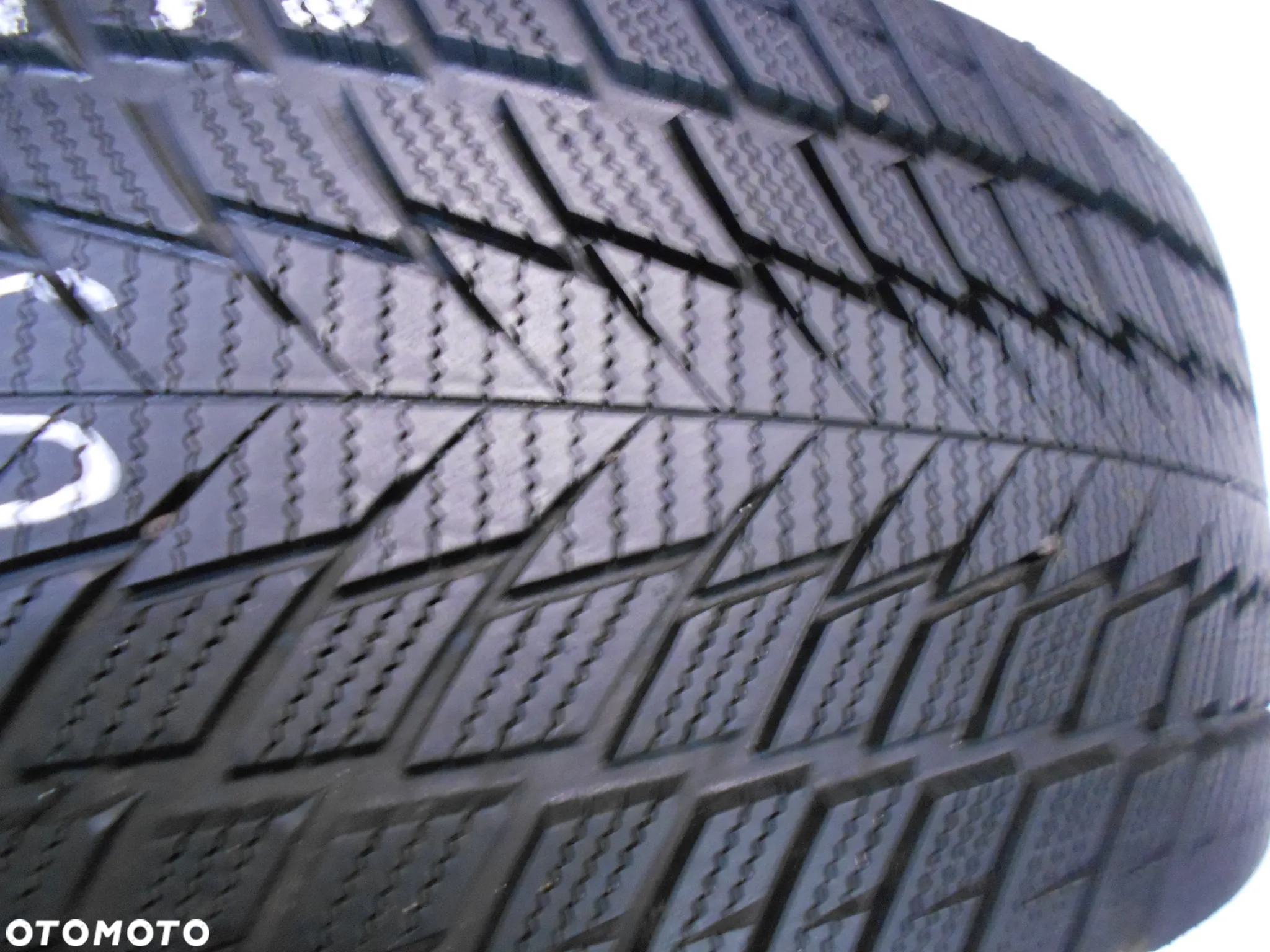 OPONA POJEDYNKA 245/45R19 ATLAS POLARBEAR UHP 2 DOT 2423 7.4MM - 2