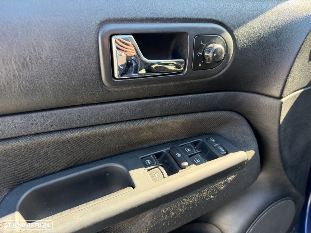 VW Golf 1.9 TDi Highline - 25