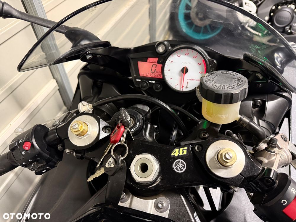 Yamaha R6 - 9
