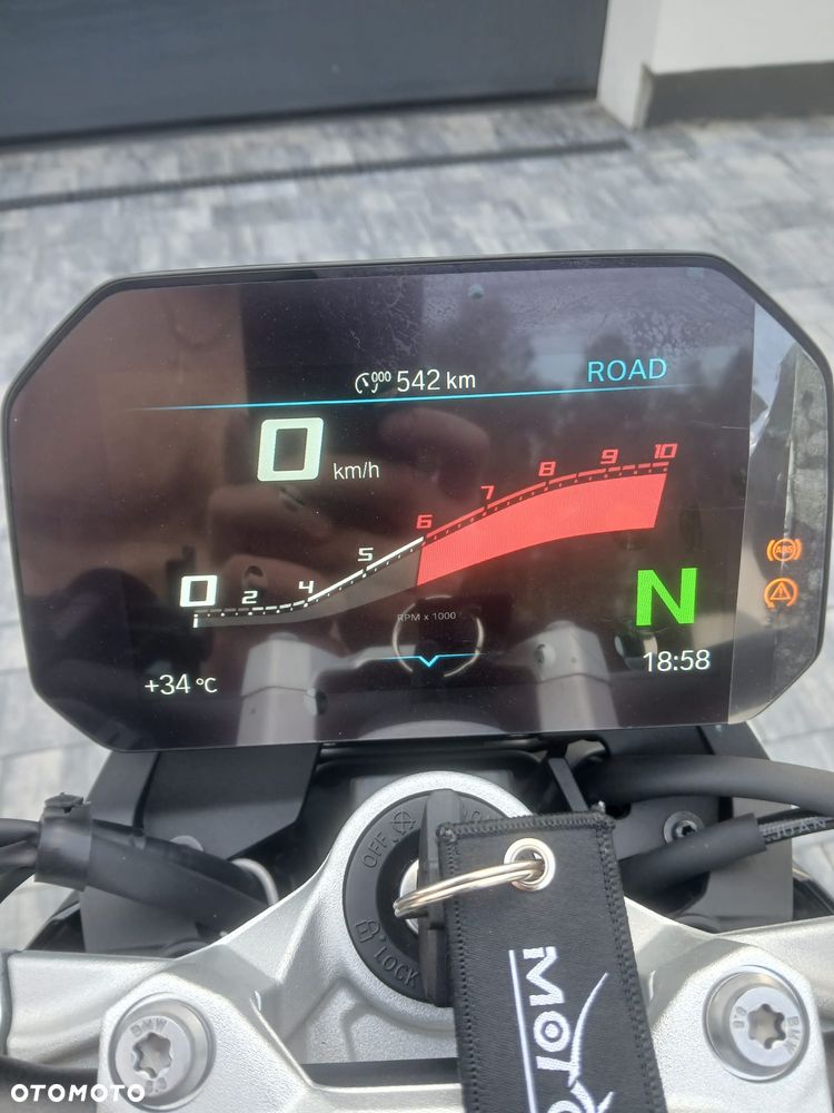BMW F - 11