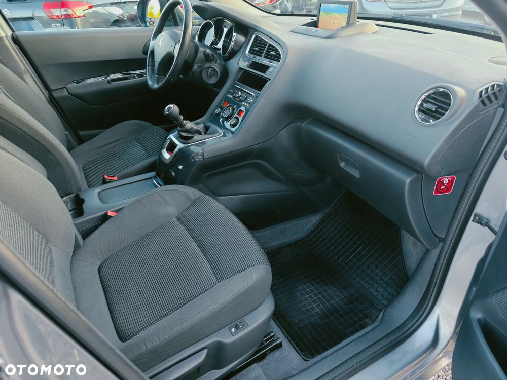 Peugeot 5008 - 21