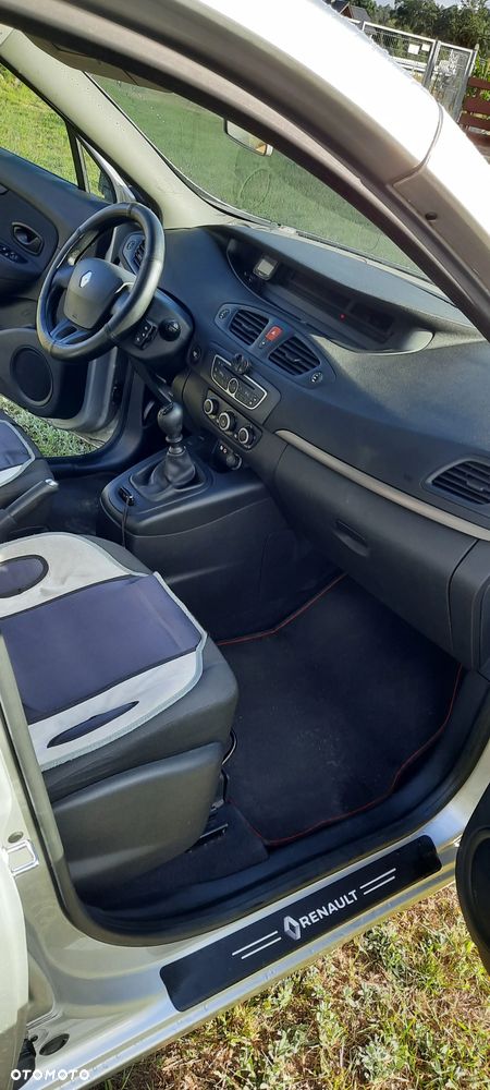 Renault Scenic - 11