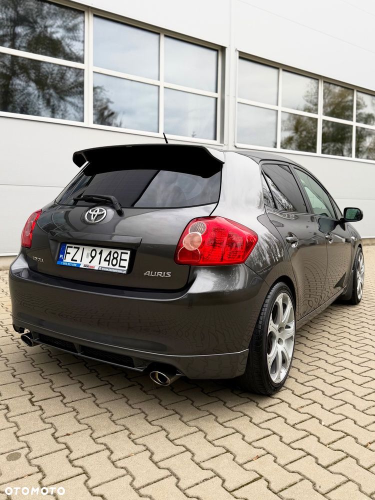 Toyota Auris 2007 photo 2