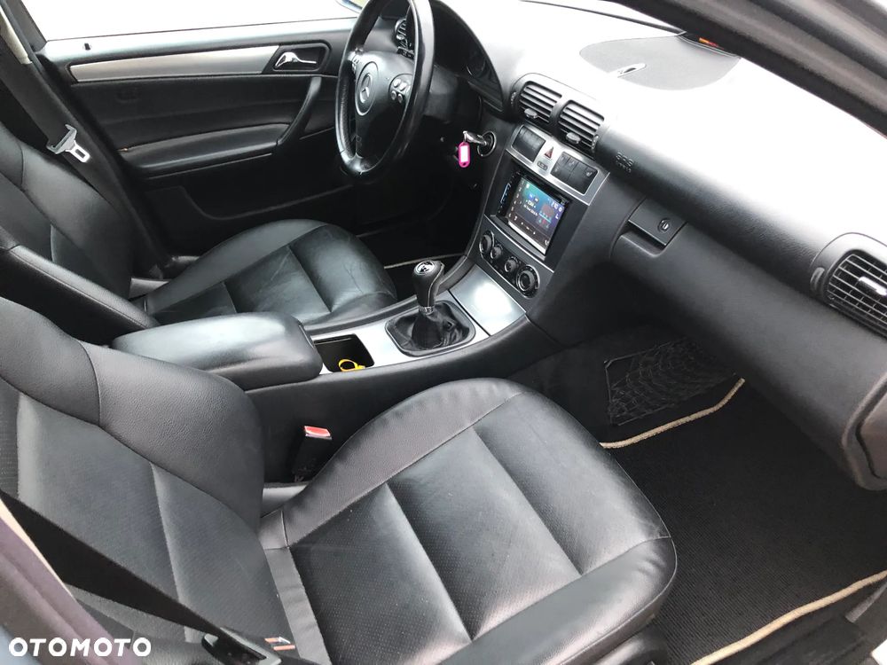 Mercedes-Benz Klasa C 200 Kompressor Avantgarde Sport Edition - 8