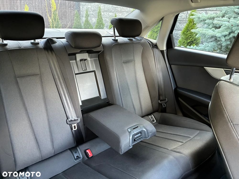 Audi A4 Limousine 35 TDI mHEV S Line S tronic - 32