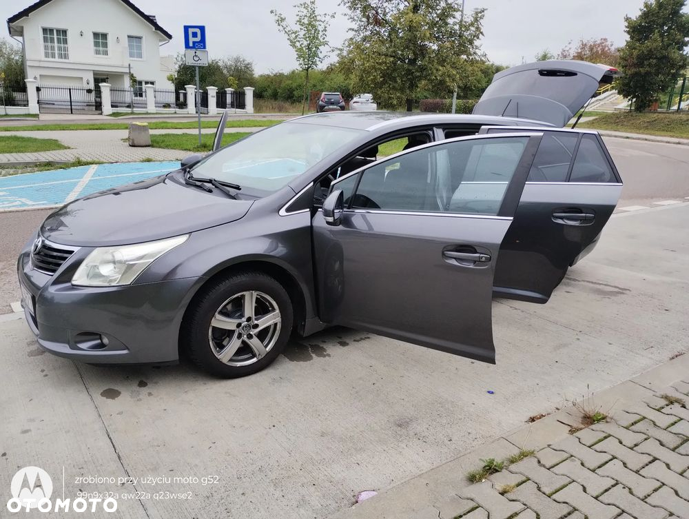 Toyota Avensis 2.0 D-4D Combi - 14