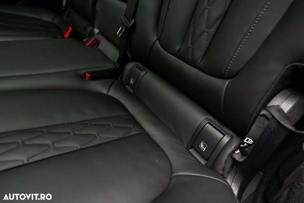 BMW X7 M60i xDrive - 23