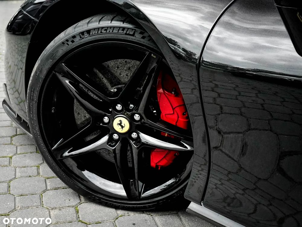 Ferrari SF90 Stradale - 13
