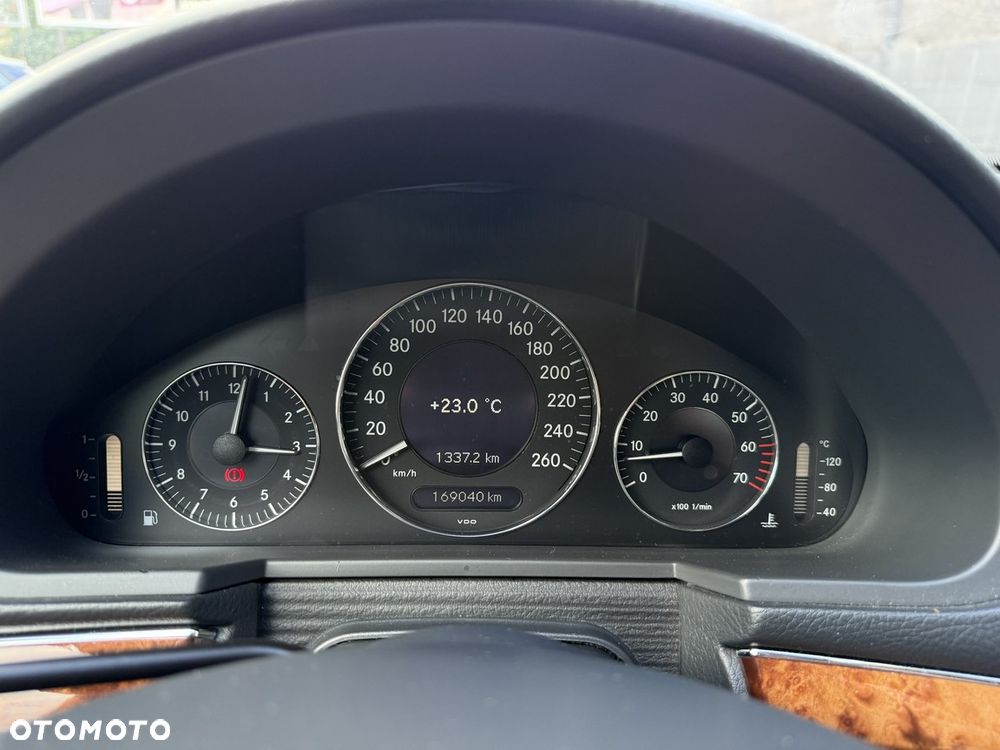 Mercedes-Benz Klasa E 240 Elegance - 35