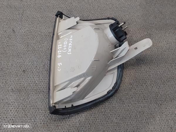 Farolim Pisca Frente Dto Mercedes-Benz 200 - 320 Ce (124C) - 2