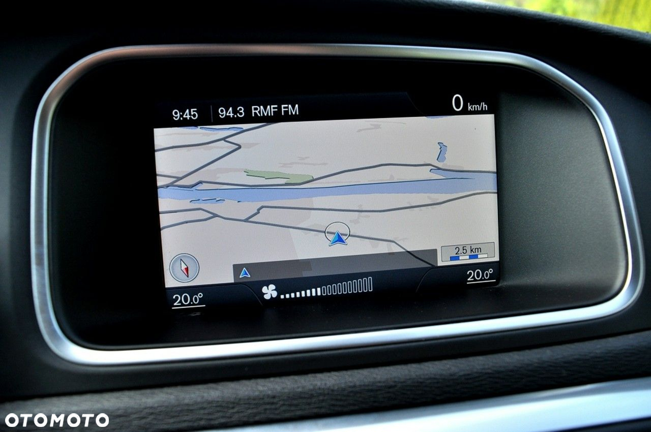 Volvo V40 D2 Momentum - 25
