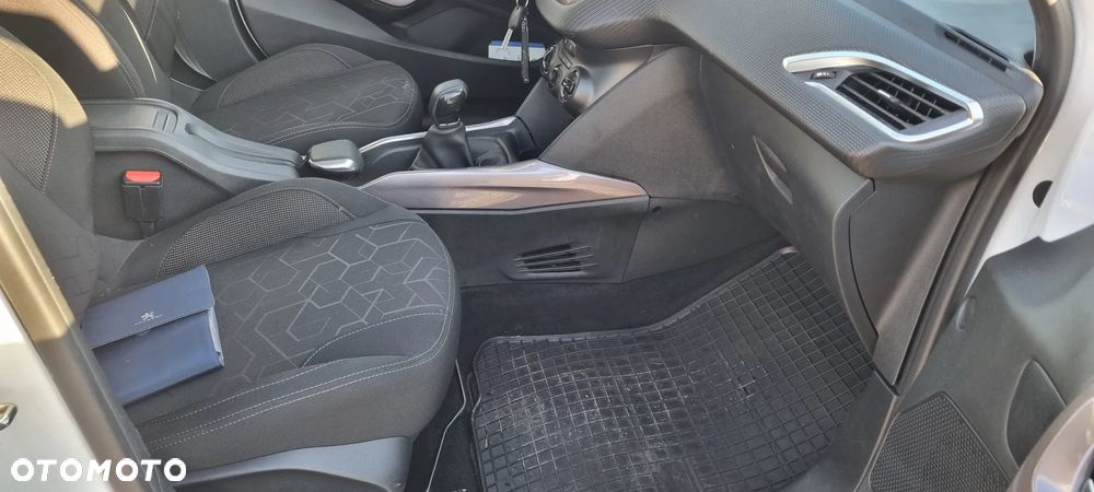 Peugeot 2008 PureTech 82 Access - 11