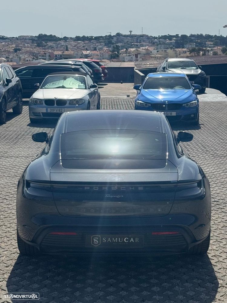 Porsche Taycan - 11
