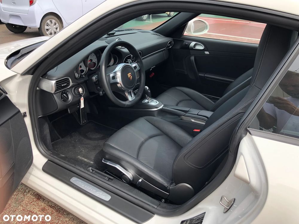 Porsche 911 Carrera 4S PDK - 24