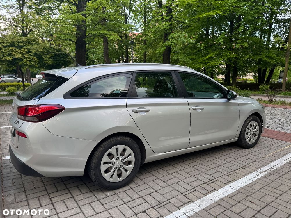 Hyundai i30 1.6 D Classic + - 5