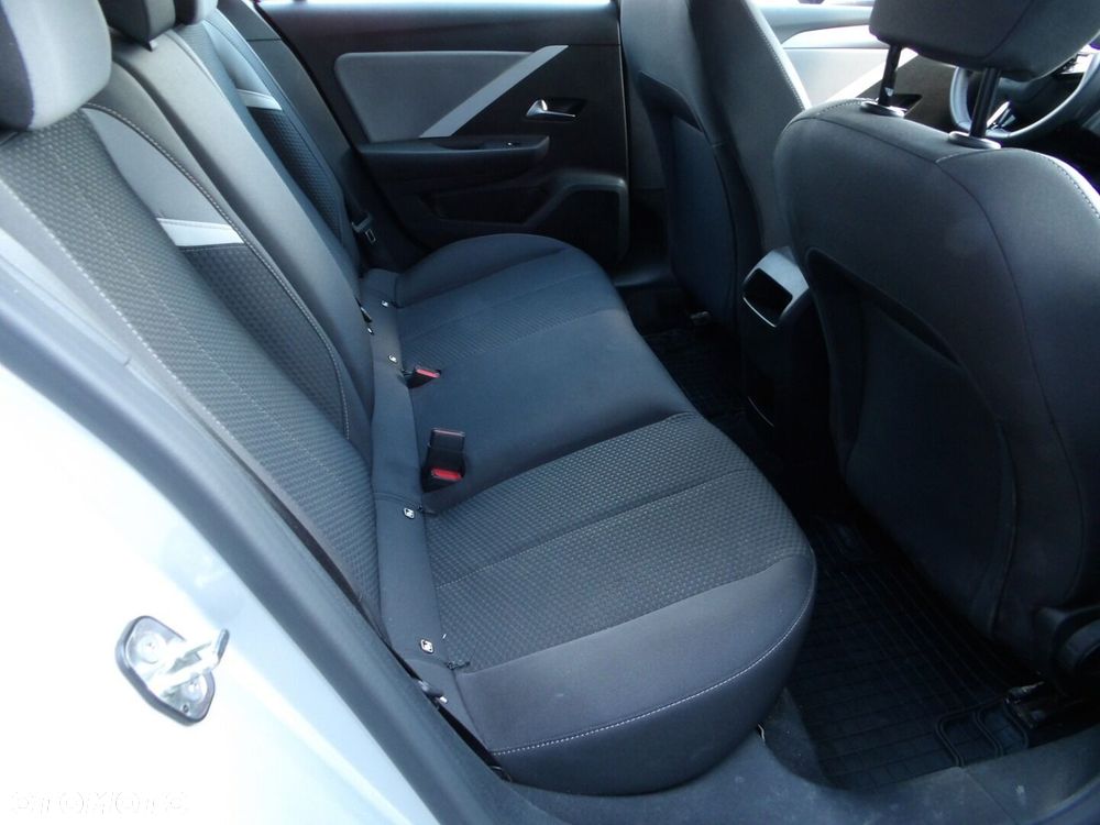 Opel Astra 1.2 T Edition S&S - 10