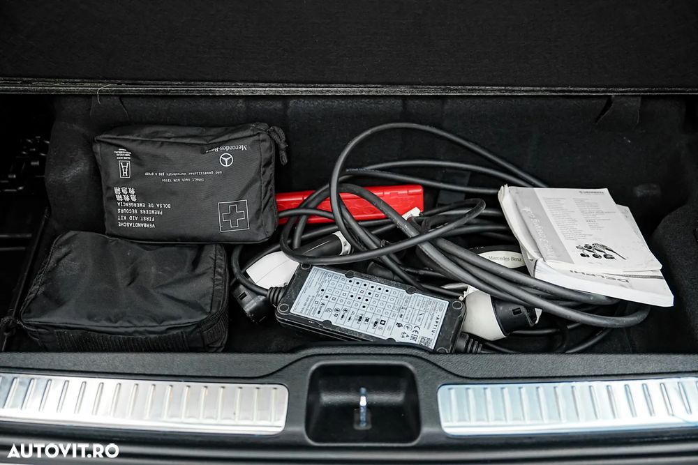 Mercedes-Benz GLC 300 e 4Matic 9G-TRONIC AMG Line Plus - 40