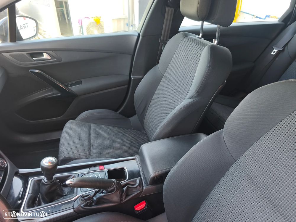 Peugeot 508 SW 2.0 HDi Allure 119g - 12