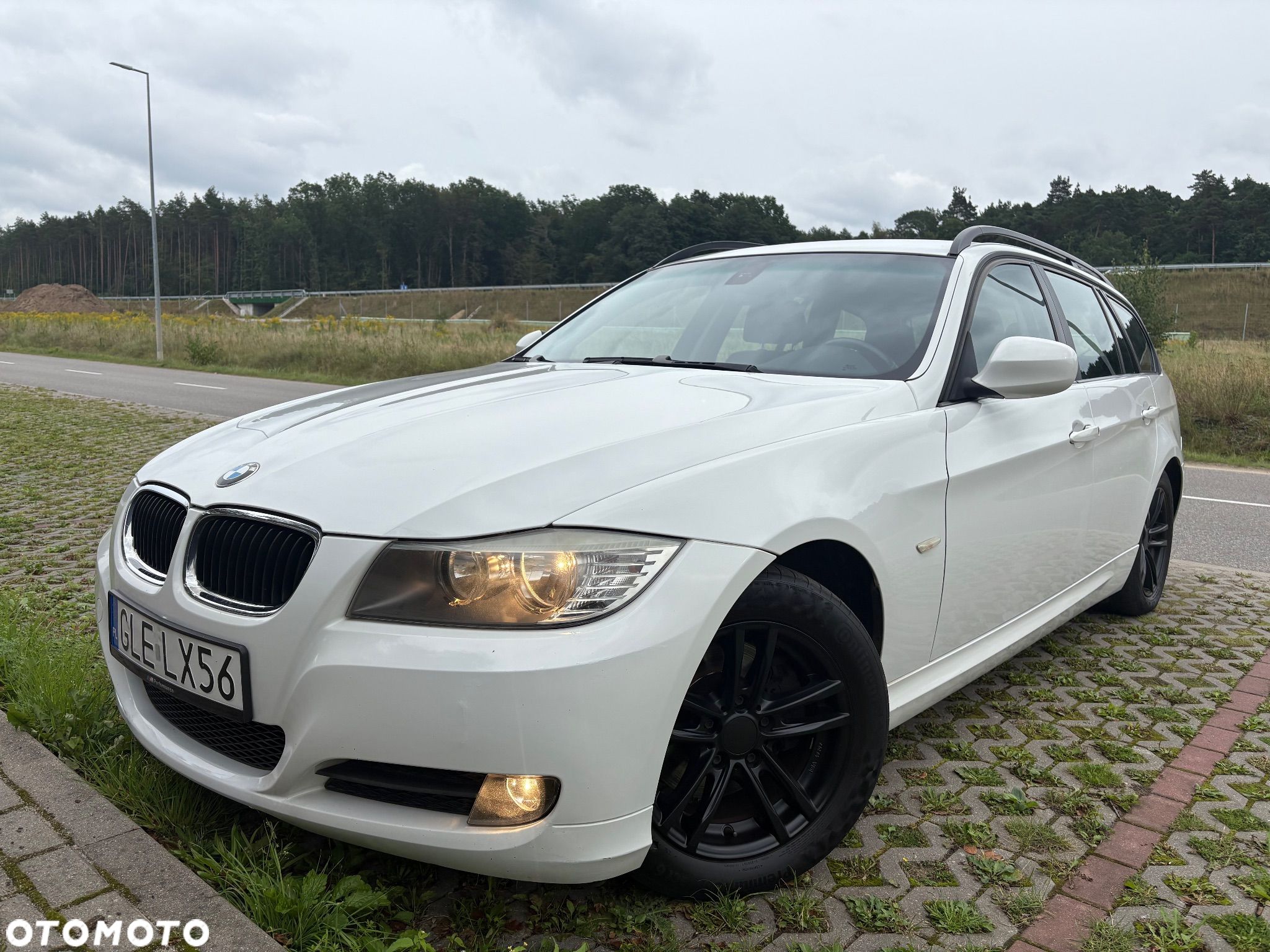 BMW Seria 3 318d DPF Touring - 1