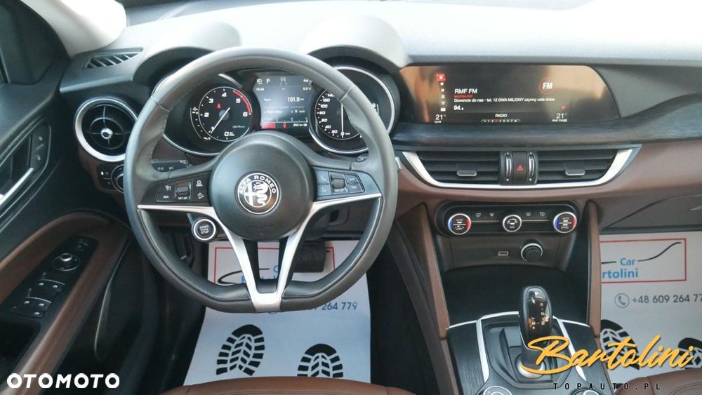 Alfa Romeo Stelvio - 8