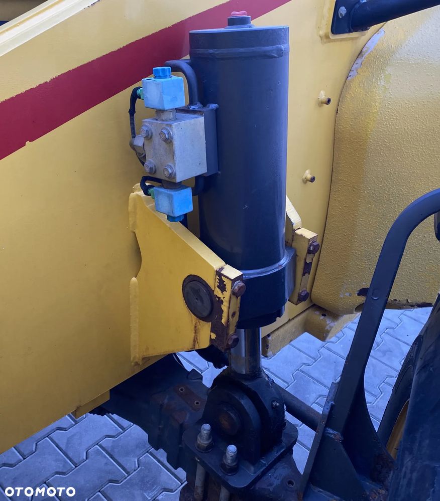 New Holland LM1740 Ładowarka teleskopowa 17m 4T Hydraul poziomowanie SWAY - 7