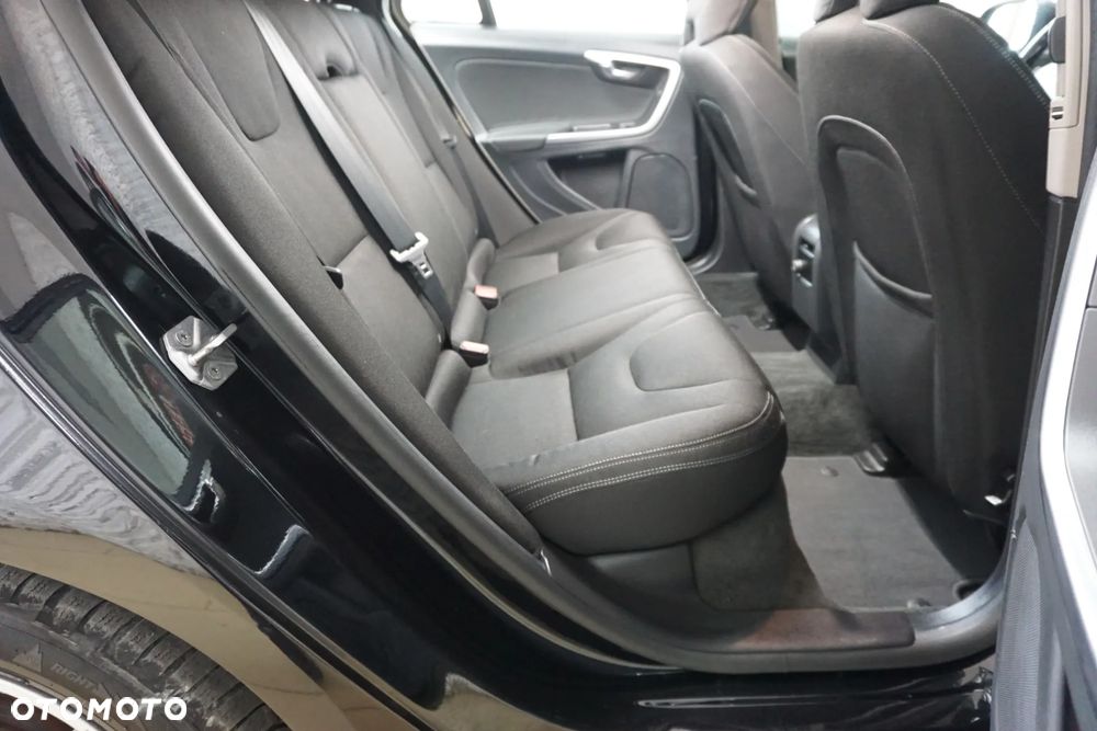Volvo V60 DRIVe Kinetic - 24