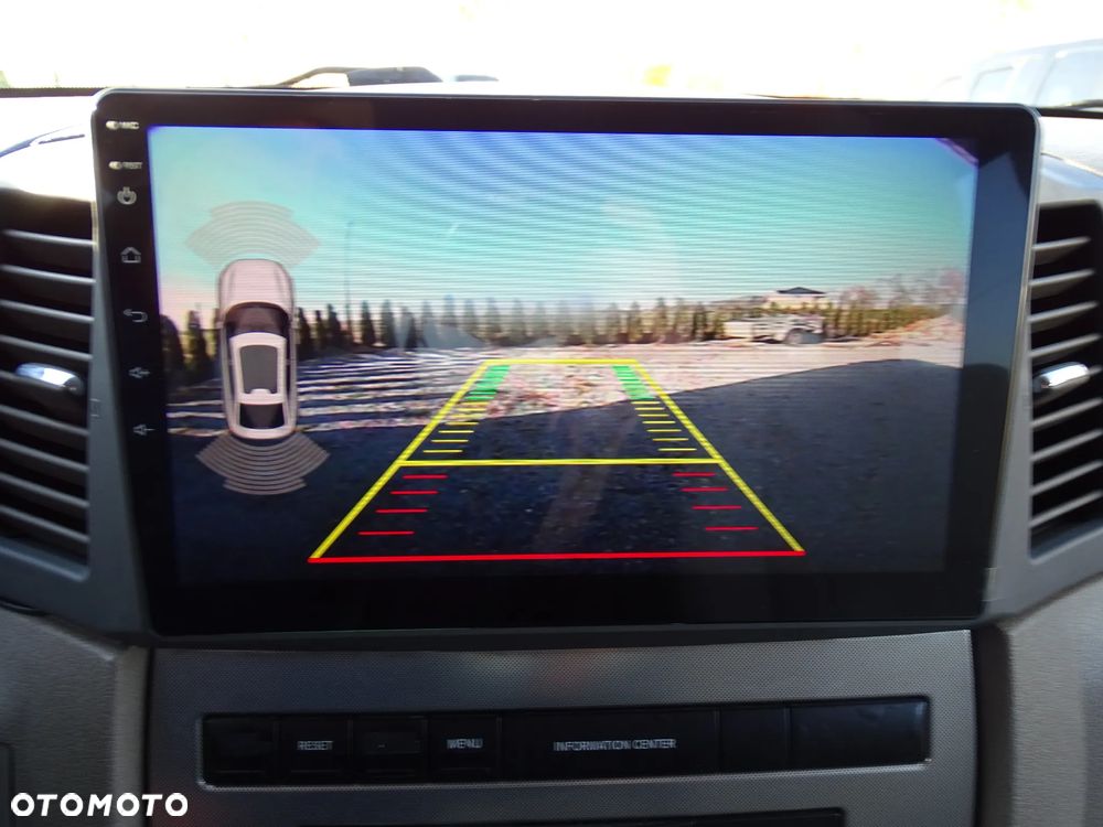 Jeep Grand Cherokee - 22