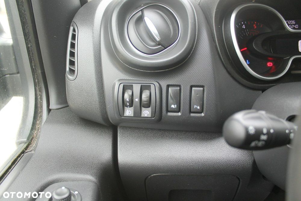 Renault Trafic - 18