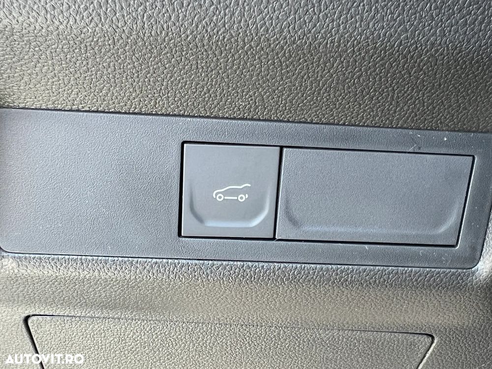 Mitsubishi Grandis - 28