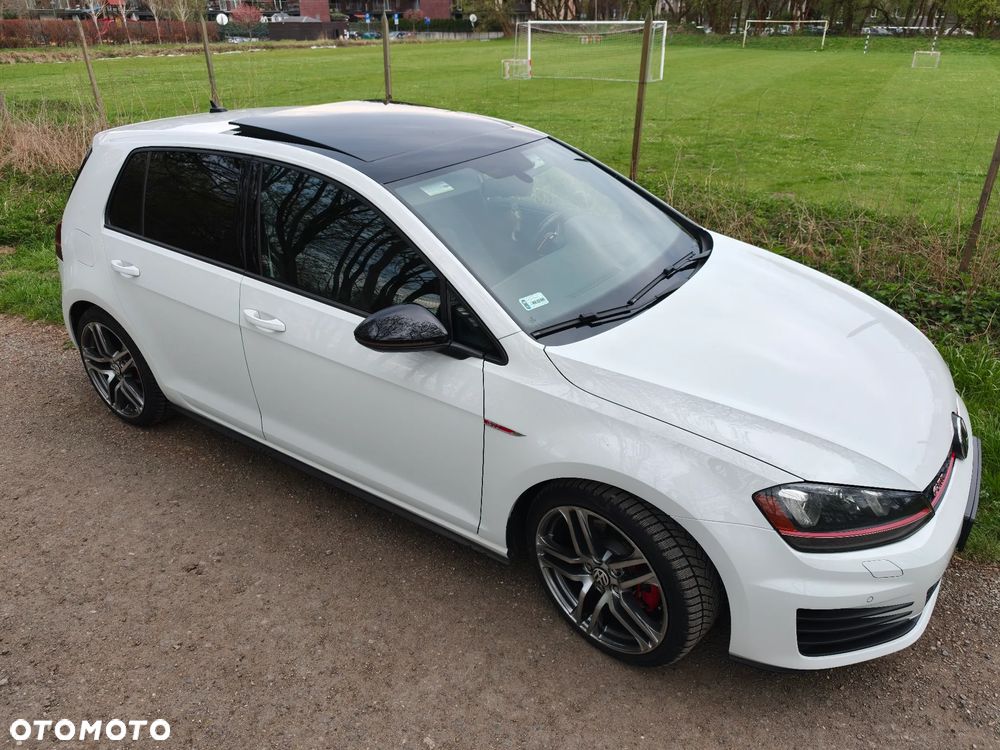 Volkswagen Golf - 17