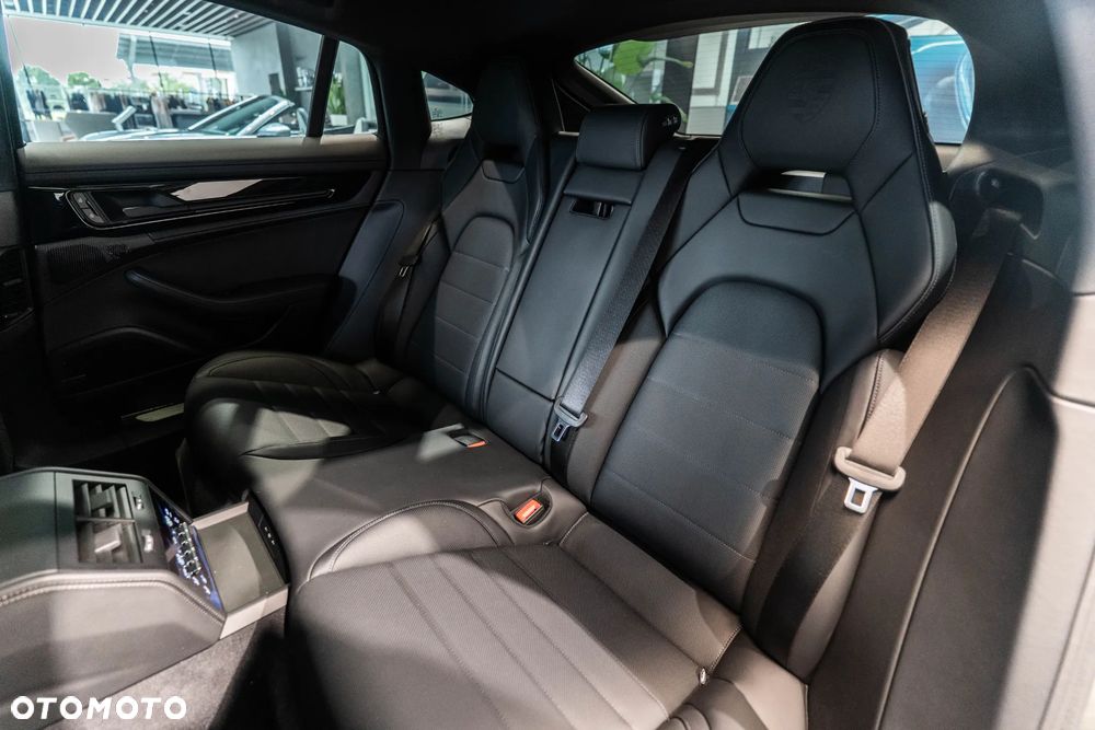 Porsche Panamera 4 E-Hybrid PHEV - 13