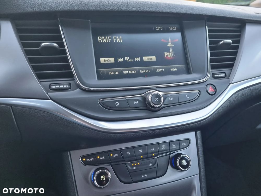 Opel Astra 1.6 CDTI Cosmo - 16