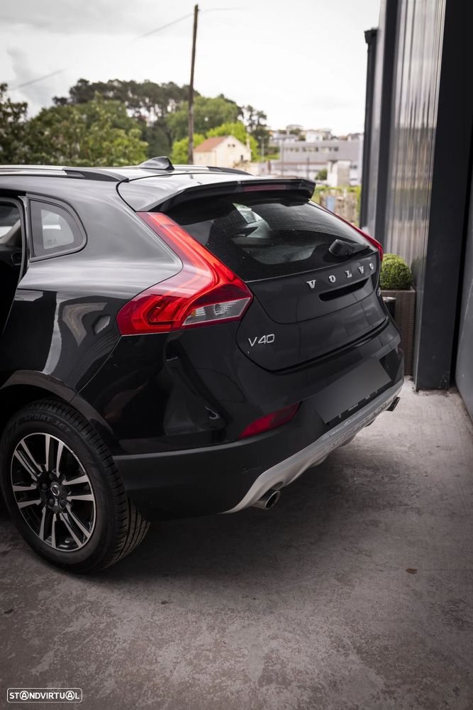 Volvo V40 Cross Country 2.0 D3 Momentum Geartronic - 2